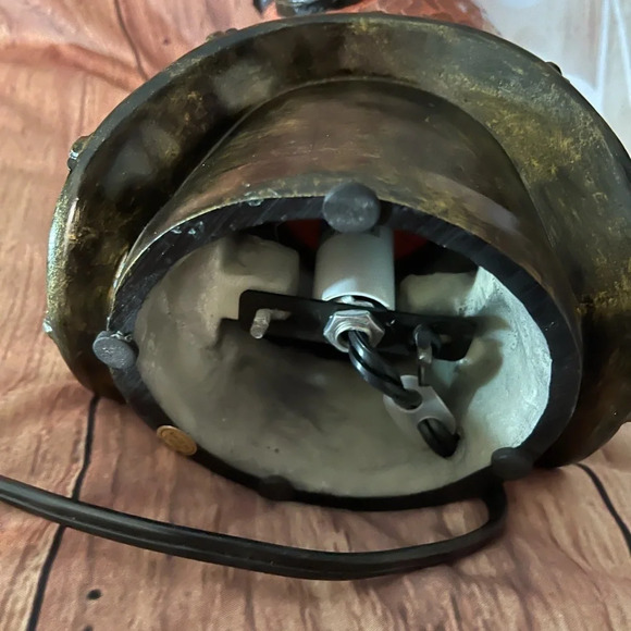 Vintage Style Diver Helmet Amber Glass Accent Lamp, Hard to find - Picture 15 of 16